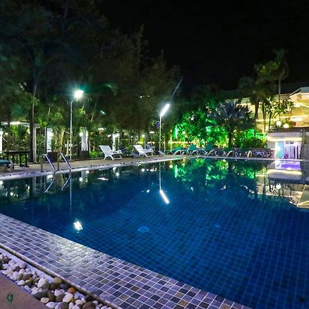 Natural Beach Hotel Pattaya Bagian luar foto