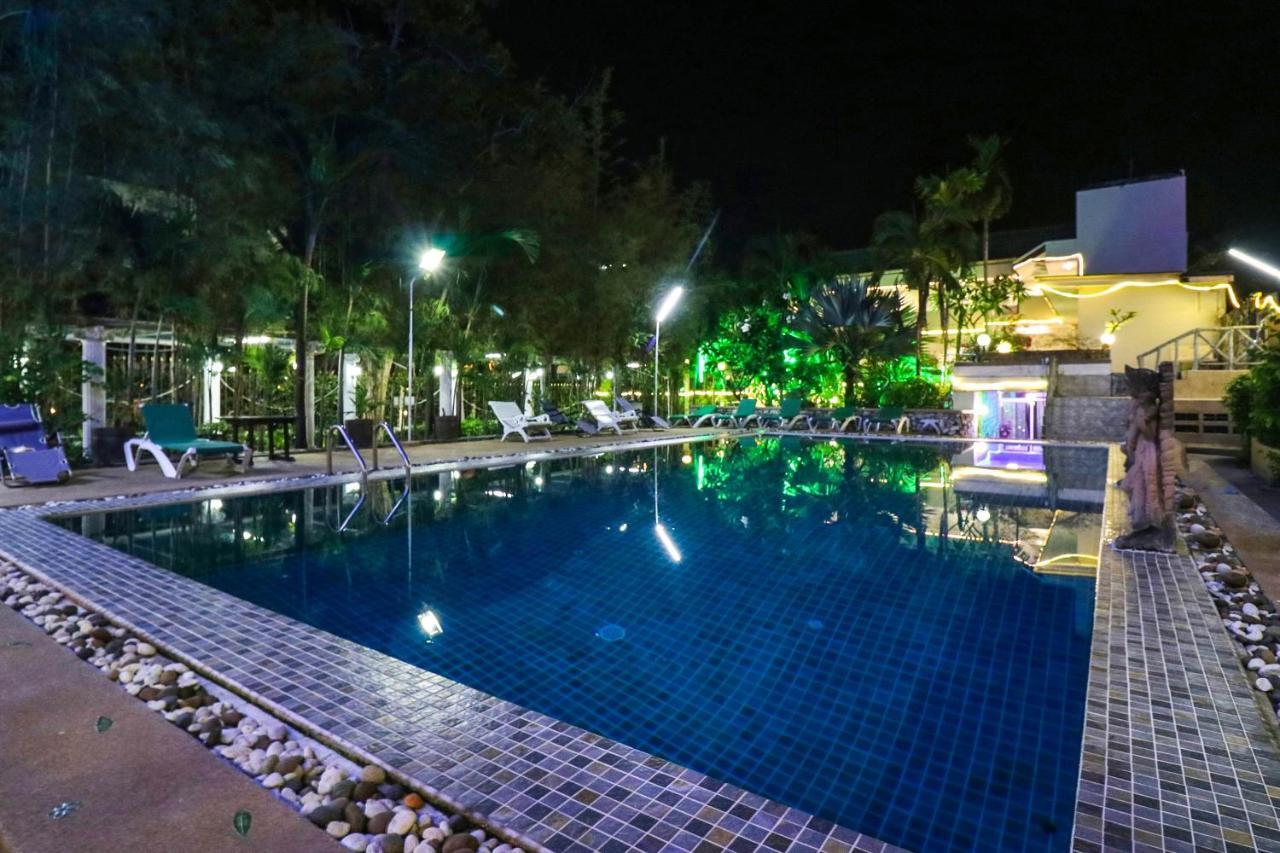 Natural Beach Hotel Pattaya Bagian luar foto